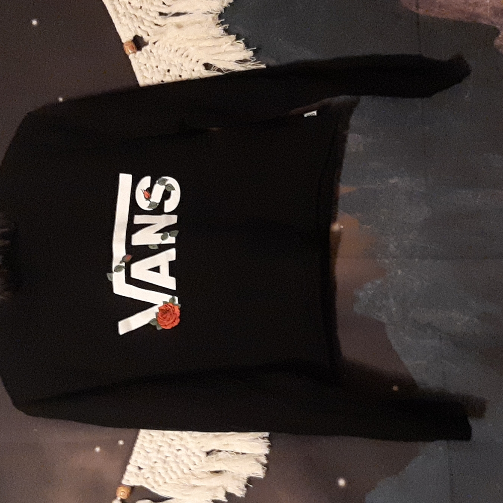 EUC Vans long sleeve cropped tee shirt roses & checkered print on back ex-small